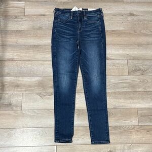 American Eagle Outfitters Dark Blue Skinny Jeans